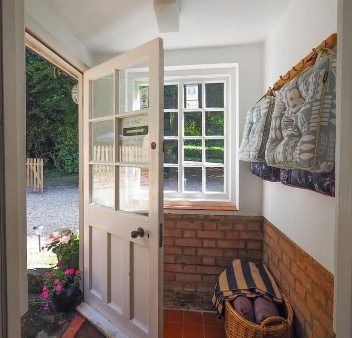Landford'S Cottage, Your Retreat! Екстер'єр фото